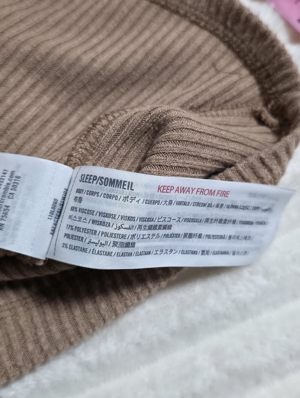 Set Abercrombie & Fitch Sleepwear Pajama Set, Medium, Tan, Sweatpants, Camisole - Picture 5 of 10